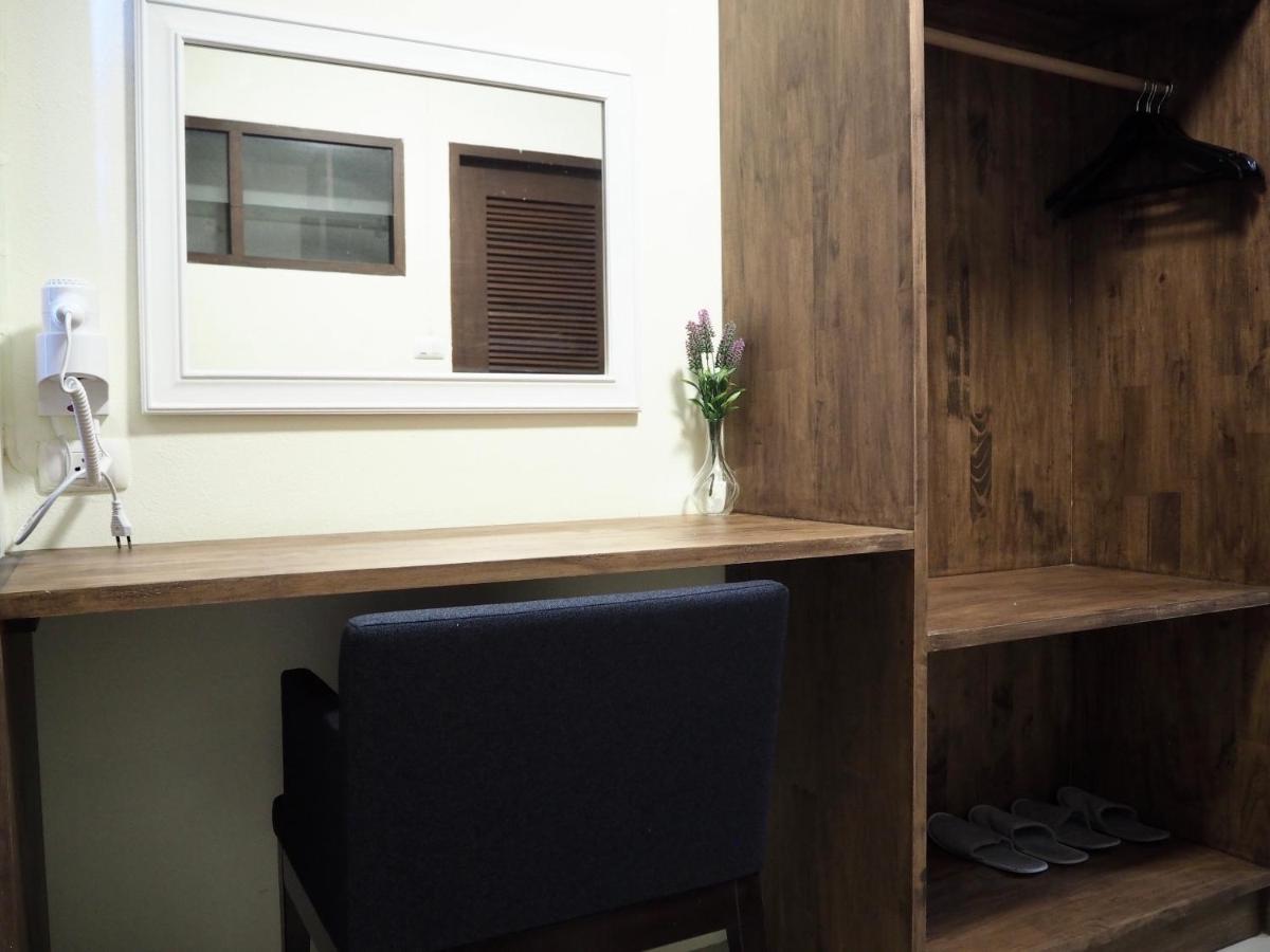 Hotel Bua House Poshtel Chiang Mai Zewnętrze zdjęcie