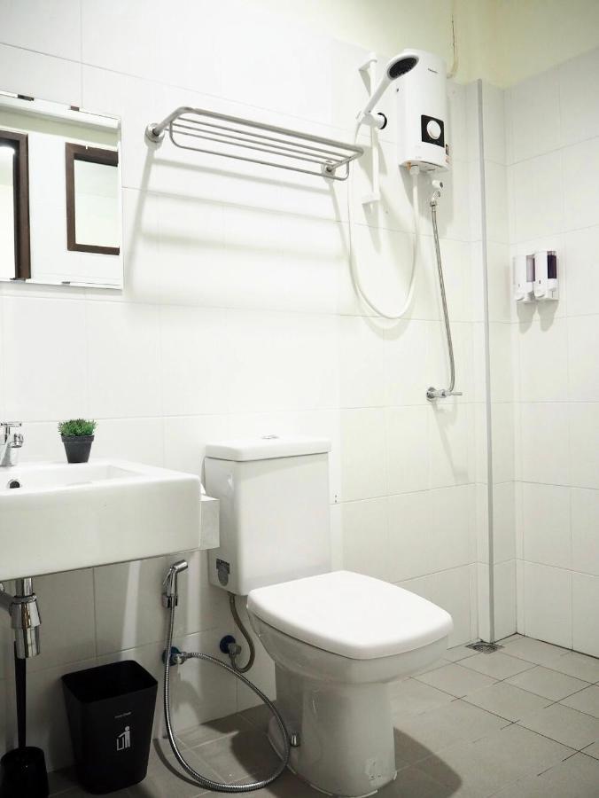 Hotel Bua House Poshtel Chiang Mai Zewnętrze zdjęcie
